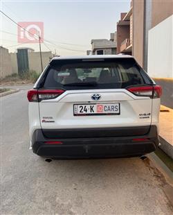 تۆیۆتا ڕاڤ 4